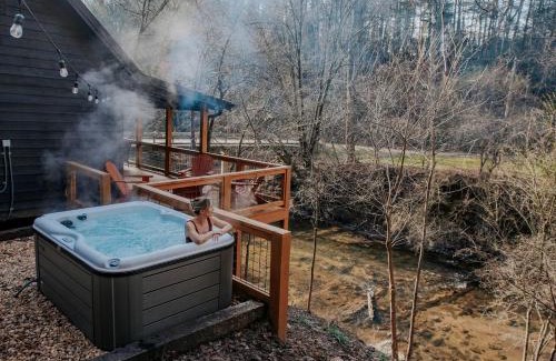 Cashes Valley House | Hygge Hollow Cabin on Fightingtown Creek in Blue Ridge, GA