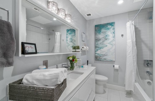 Wooten House | I ❤️ You ATX! Tribute home to Austin✨Luxe Single Story Home!10 min to downtown✨