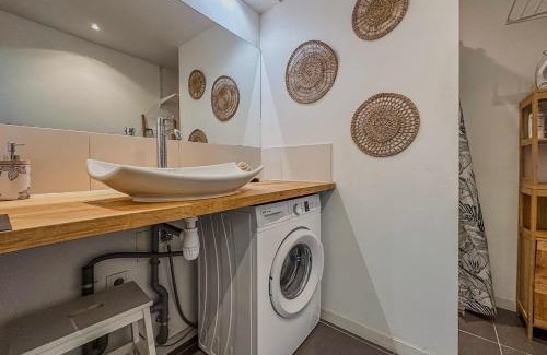 Quartier Chorier-Berriat Apartment | #IB The little terrace