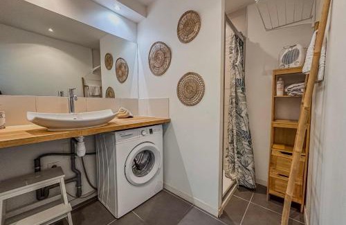 Quartier Chorier-Berriat Apartment | #IB The little terrace