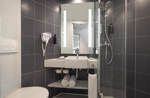 Vyalikaval HBCS Layout Hotel | Ibis Bengaluru Hebbal