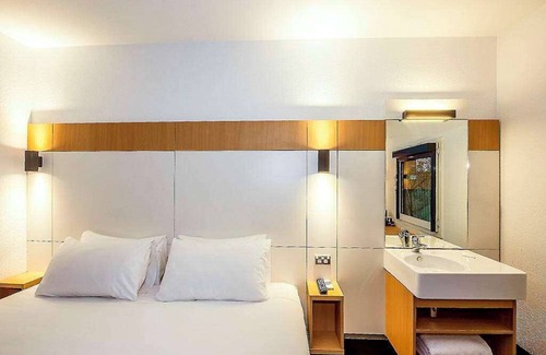 Strathfield South Hotel | ibis budget Enfield