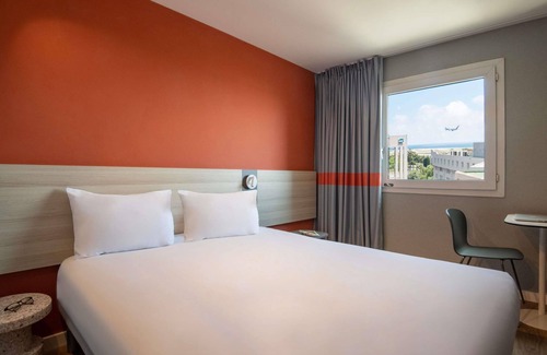 L'Arenas Hotel | ibis budget Nice Aeroport Promenade des Anglais