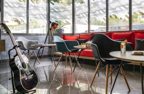 Mouans-Sartoux Hotel | IBIS Cannes Mouans Sartoux Piscine parking gratuit