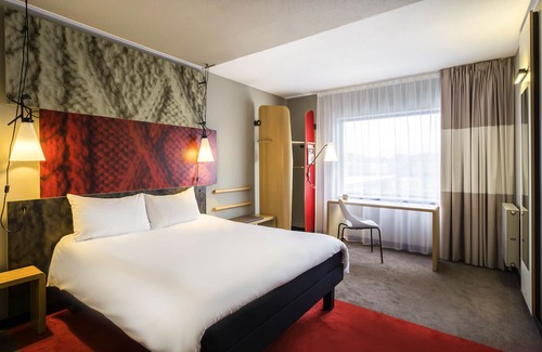 Royallieu Pompidou Hotel | ibis Compiègne