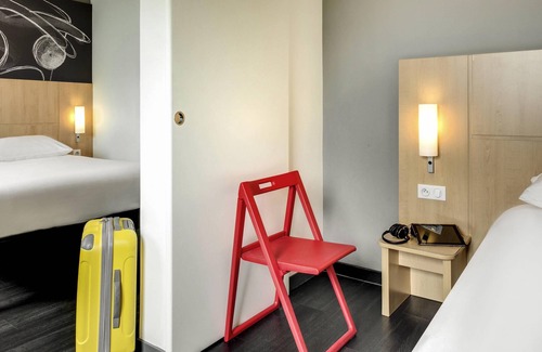 Montceau-les-Mines Hotel | Ibis Montceau Les Mines
