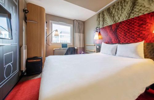 Quartier de la Boule - Champs-Pierreux Hotel | ibis Nanterre La Défense