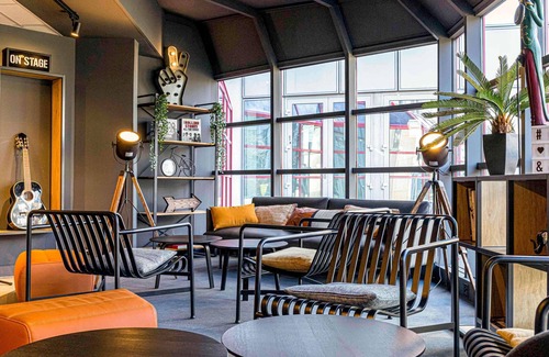 Quartier de la Boule - Champs-Pierreux Hotel | ibis Nanterre la Défense