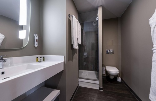 Quartier de la Boule - Champs-Pierreux Hotel | ibis Nanterre la Défense