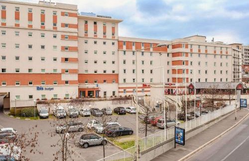 Cœur de Ville Hotel | ibis Paris La Defense Courbevoie