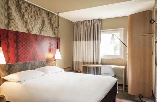 Cœur de Ville Hotel | ibis Paris La Defense Courbevoie