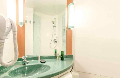 Saint-Denis Hotel | ibis Paris Saint-Denis Stade Sud