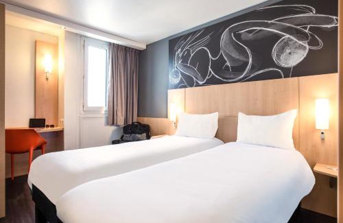 Saint-Denis Hotel | ibis Saint-Denis Stade Ouest