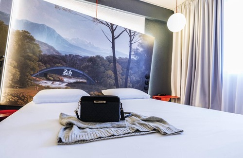 Miroir - Batignolles Hotel | ibis Styles Le Mans Centre Gare