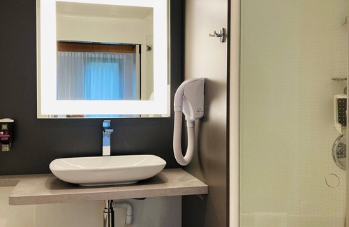 Lesquin Hotel | ibis Styles Lille Aeroport