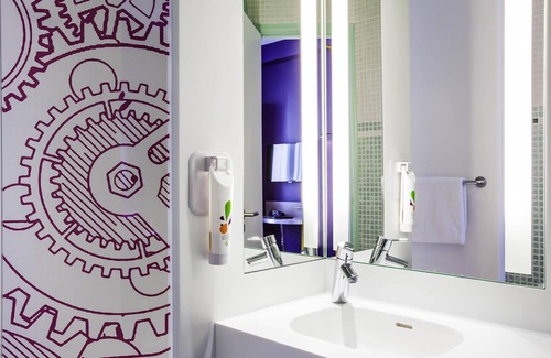 Clichy Hotel | Ibis Styles Paris Mairie de Clichy