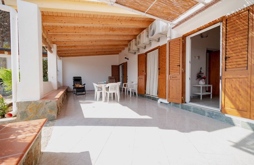 Ustica Villa | IBISCUS apartment in the wonderful island of Ustica