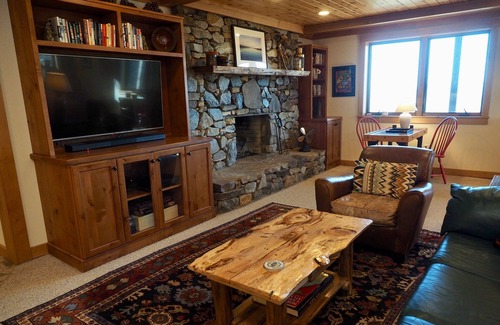 Brevard House | Icarus House - Amazing views, trails, art and beauty just 4 miles from town
