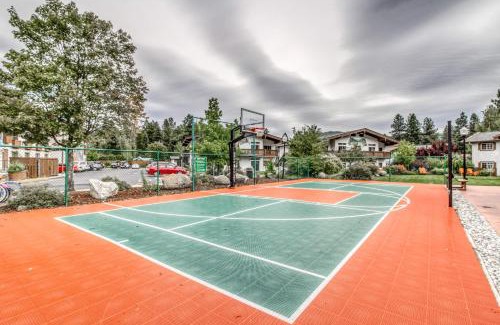 Downtown Leavenworth Apartment | Icicle Village Resort Condo #408
