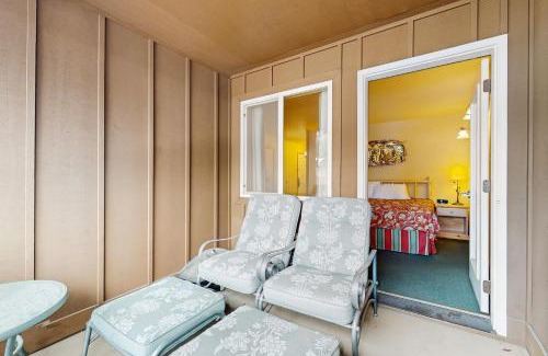 Downtown Leavenworth Apartment | Icicle Village Resort Condo #408