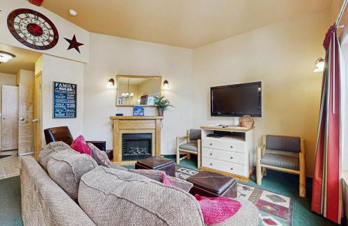 Downtown Leavenworth Apartment | Icicle Village Resort Condos #407 & #408