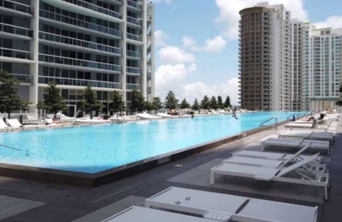 Downtown Miami Apartment | Icon Brickell - Seafront Views - Spa Access