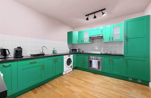 Manchester City Centre Apartment | Iconic Canal Street Apt by City SuperHost