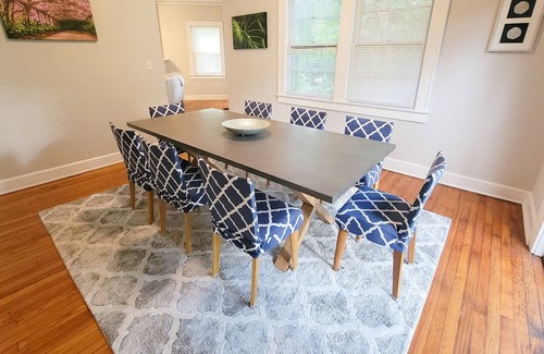 University Heights House | Iconic House! 4 Bedrooms- Next to Shands / UF Health/ Walk to Stadium
