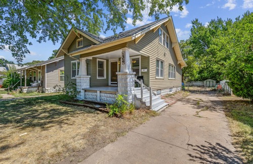 Wichita House | ICT CUTE, COZY AND CHEERFUL 3 BEDROOM HOUSE