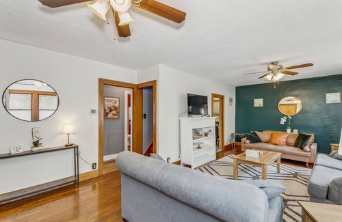 Wichita House | ICT CUTE, COZY AND CHEERFUL 3 BEDROOM HOUSE