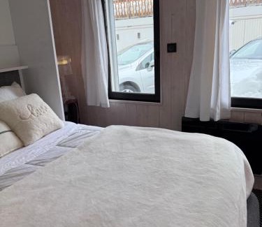 Jeux Apartment | Idéal Cosy Lumineux Central calme Fonctionnel & Beau