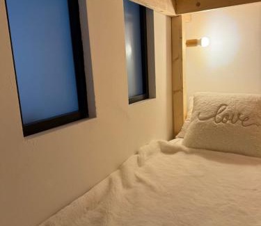 Jeux Apartment | Idéal Cosy Lumineux Central calme Fonctionnel & Beau
