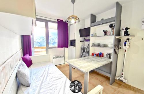 Eclose-Est Apartment | Idéal vacances Studio 4 personnes Jolie vue sud !