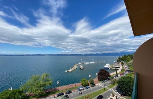 Evian-les-Bains Apartment | Idéalement Situé sur les Quais D'evian Avec vue Panoramique sur le lac Léman