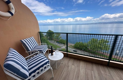 Evian-les-Bains Apartment | Idéalement Situé sur les Quais D'evian Avec vue Panoramique sur le lac Léman