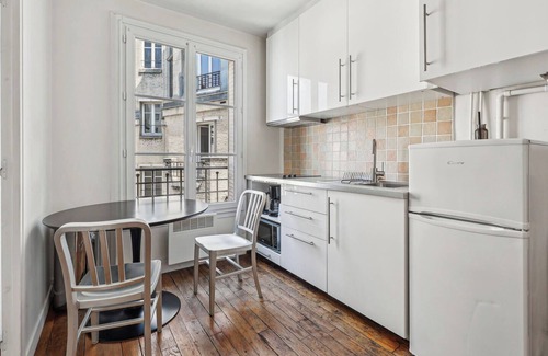 12th Arrondissement Apartment | ID 400- MEUNIERS near Bercy lively Area