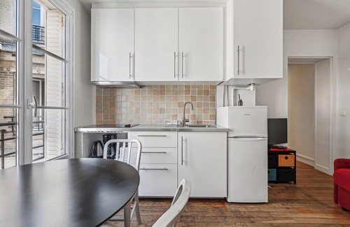 12th Arrondissement Apartment | ID 400- MEUNIERS near Bercy lively Area