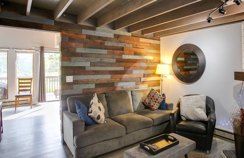Rathdrum Condo | Idaho Condo w/ Large Deck: Steps to Twin Lakes!