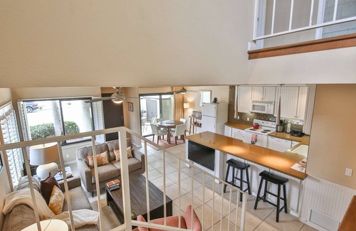 Palm Desert Condo | Ideal Condo by El Paseo | Pool & Tennis Access | Modern Amenities & Proximity to Shopping