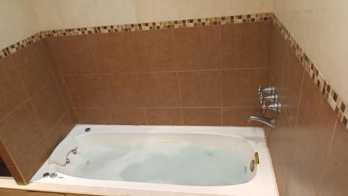 La Rioja Apartment | Ideal familias, Cómodo, amplio, patio y parrilla! 2 dormitorios