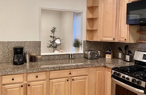 Greater Heights House | Ideal Heights Location; Walk to Many Attractions
