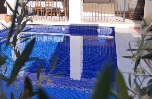 Niguelas Cottage | Ideal house for families with pool in a spectacular patio