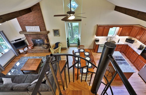 Killington House | Ideal Killington Escape! Hot tub, game room, grill, 2 fireplaces, pet-friendly!