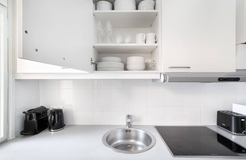 Stuwerviertel Apartment | Ideal Leopoldstadt Studio w/Elevator & Balcony nr U1 & U2, by Blueground