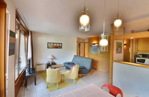 Morzine Apartment | Ideal Location: Central 1BR Apt, Sleeps 6, Near Ski School & Lifts, Large Terrace