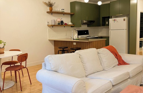 Little Burgundy Condo | Ideal location for long stays. Modern and cozy. Steps to metro, shops, &cafés.
