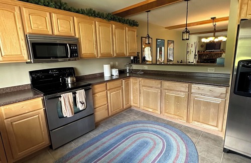 Sunday River Area Condo | Ideal location less than 2 mins away, very clean, relax and recharge!