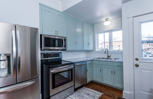 Kutzky Park House | Ideal Location Near Mayo & St. Mary's *6 bedrooms*
