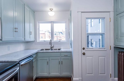 Kutzky Park House | Ideal Location Near Mayo & St. Mary's *6 bedrooms*