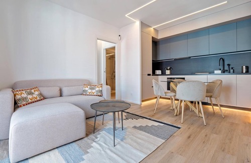 Sant Pol De Mar Apartment | Ideal long stay: central, parking and pool
